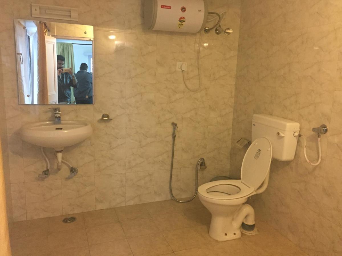 Hotel Meadows Manali Bagian luar foto