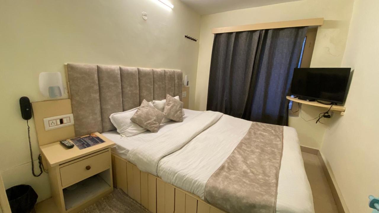 Hotel Meadows Manali Bagian luar foto