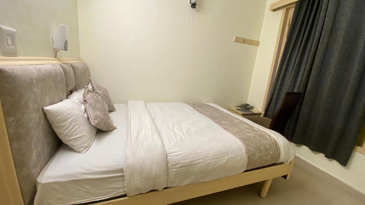 Hotel Meadows Manali Bagian luar foto