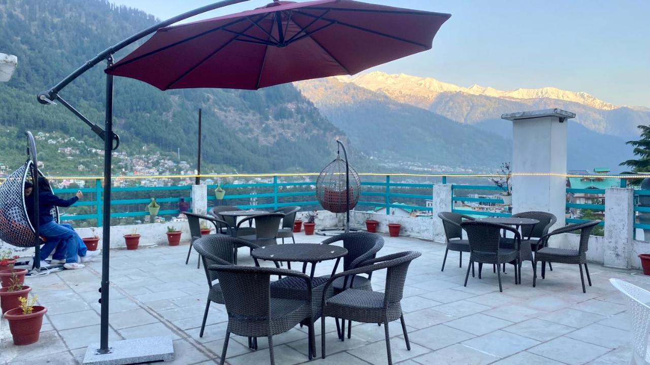 Hotel Meadows Manali Bagian luar foto