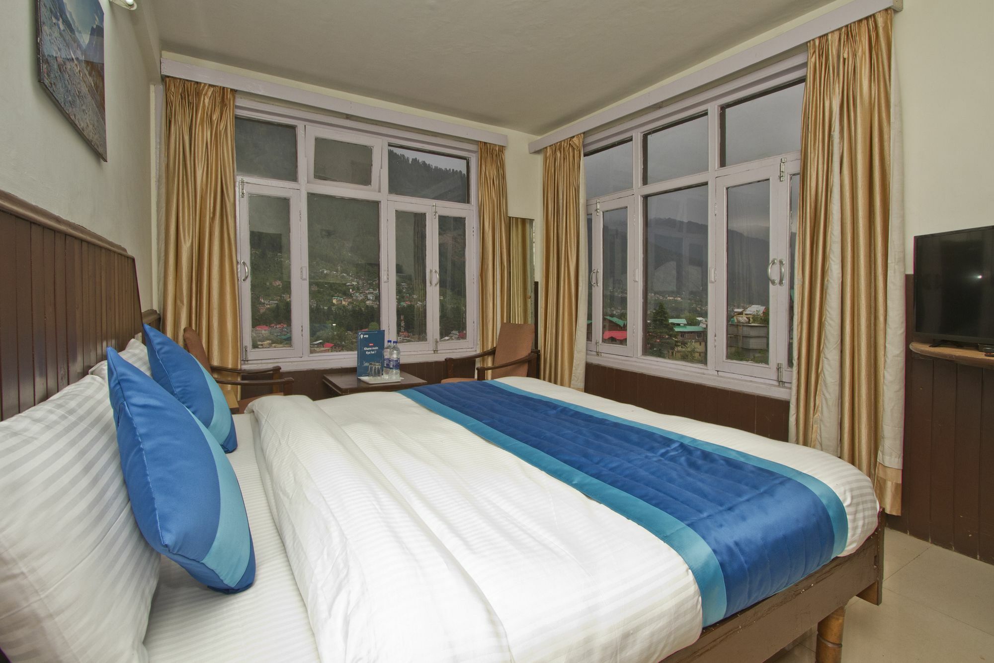 Hotel Meadows Manali Bagian luar foto
