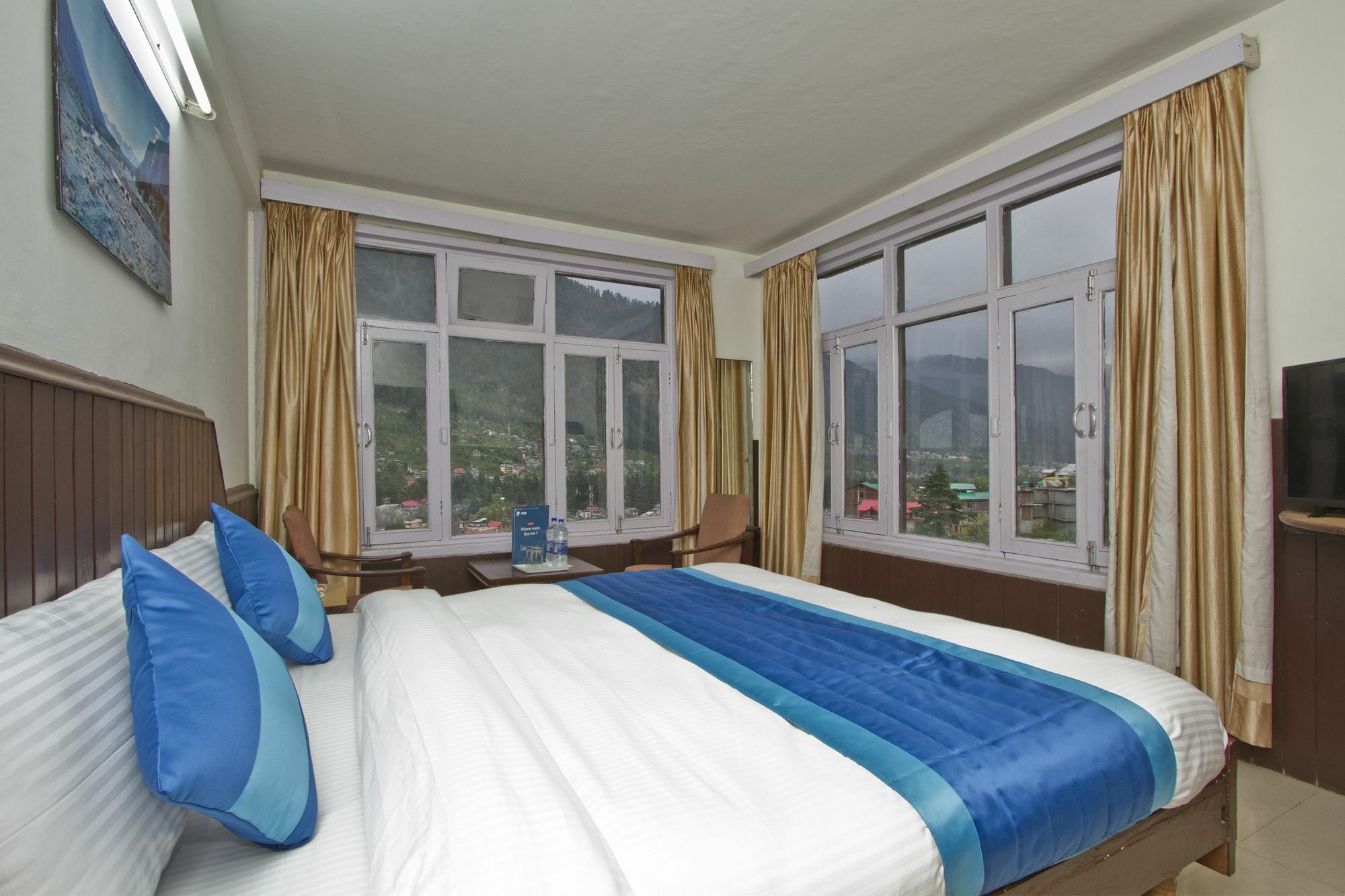 Hotel Meadows Manali Bagian luar foto